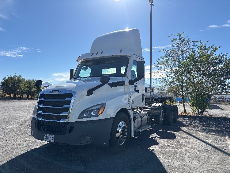2021 Freightliner Cascadia in Salt Lake City, UT — photo 3