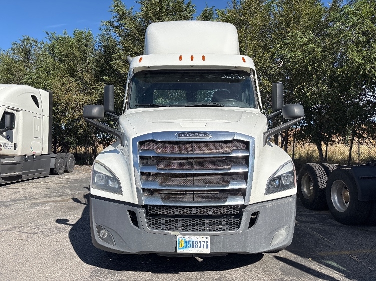 2021 Freightliner Cascadia in Salt Lake City, UT — photo 2