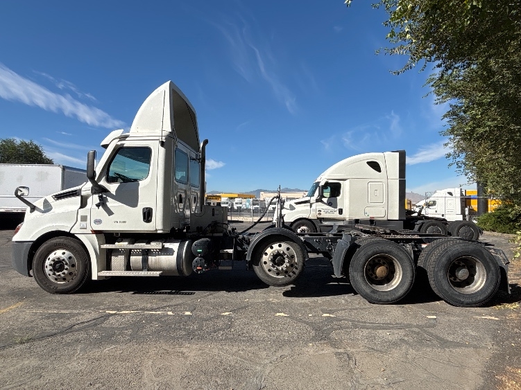 2021 Freightliner Cascadia in Salt Lake City, UT — photo 4