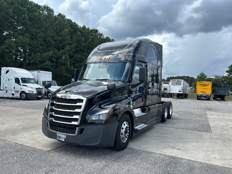 2021 Freightliner Cascadia in Pell City, AL — photo 3