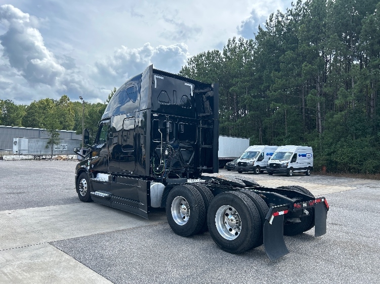 2021 Freightliner Cascadia in Pell City, AL — photo 5