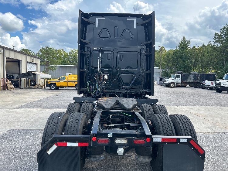 2021 Freightliner Cascadia in Pell City, AL — photo 6
