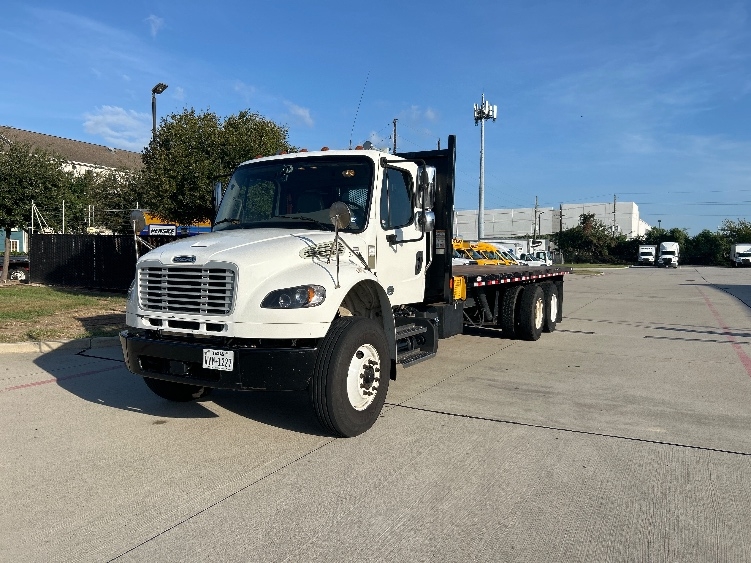 2021 Freightliner eM2 in Houston, TX — photo 3