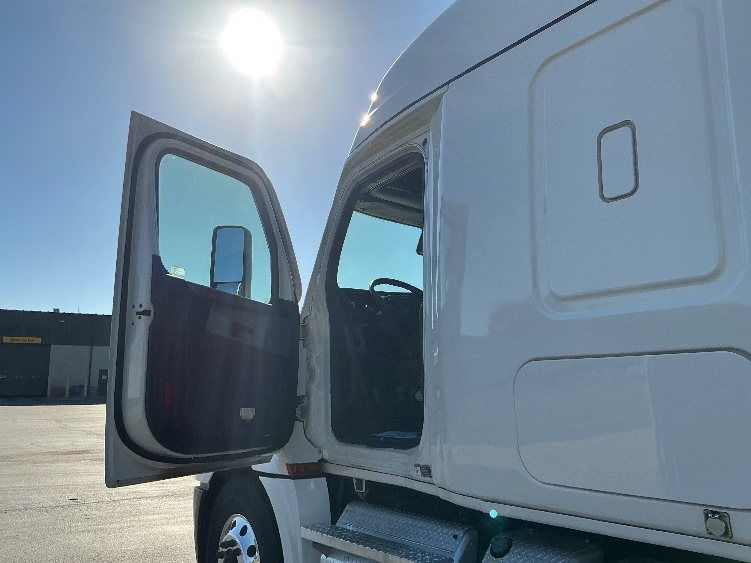 2021 Freightliner Cascadia in Augusta, GA — photo 8