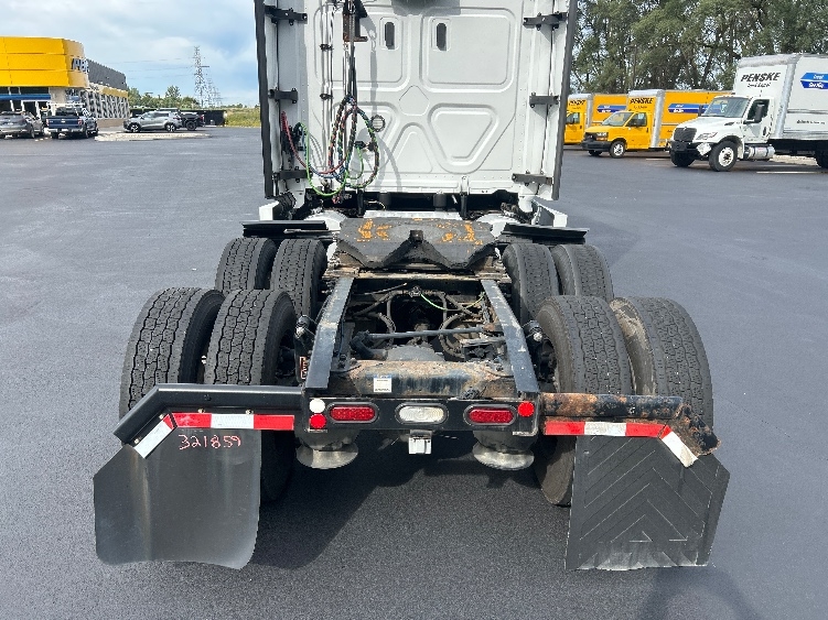 2021 Freightliner Cascadia in Byron Center, MI — photo 6
