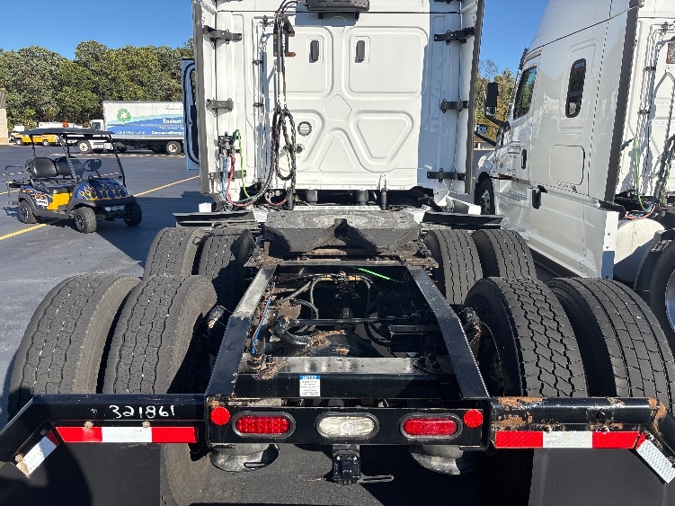 2021 Freightliner Cascadia in Byron Center, MI — photo 6