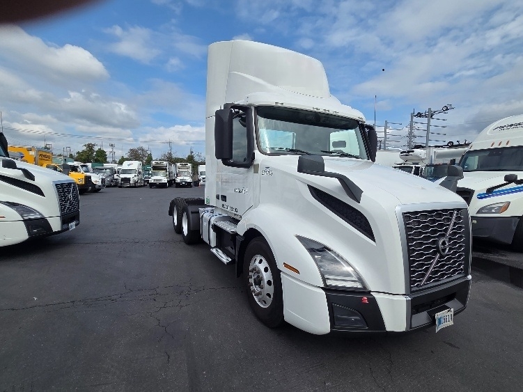 2021 Volvo VNL 300