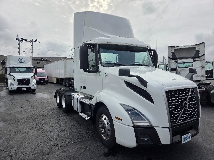 2021 Volvo VNL 300 in Kent, WA