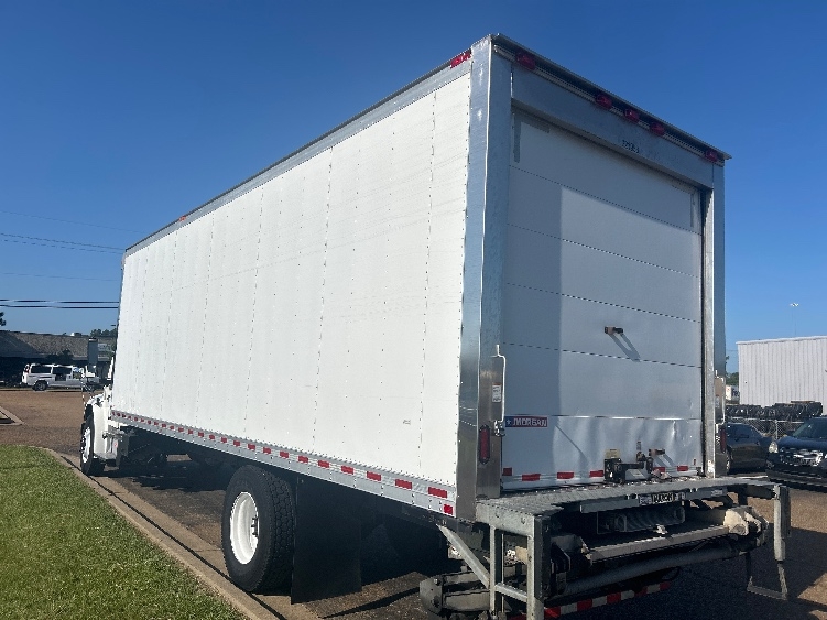 2021 Freightliner eM2 in Richland, MS — photo 6