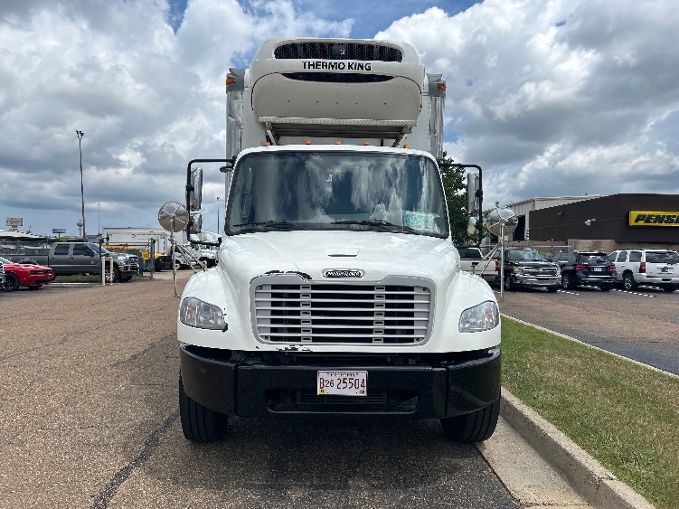 2021 Freightliner eM2 in Jackson, MS — photo 2