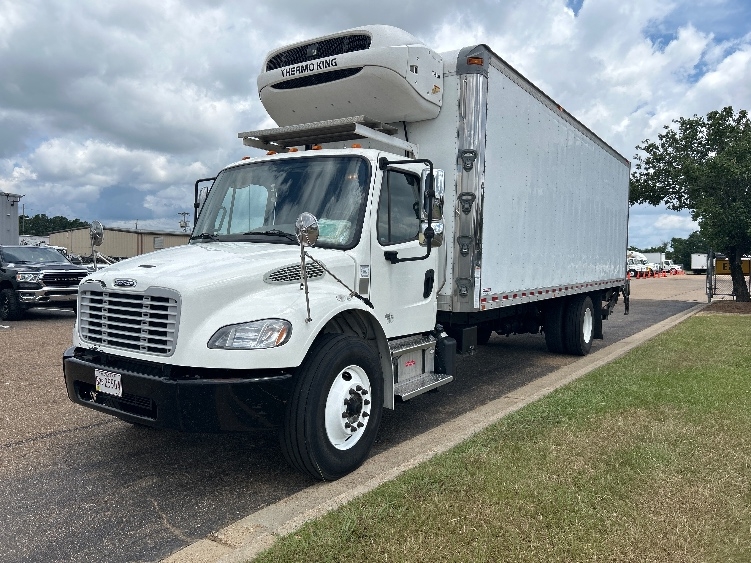2021 Freightliner eM2 in Jackson, MS — photo 3