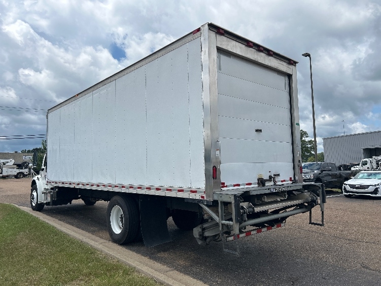 2021 Freightliner eM2 in Jackson, MS — photo 6