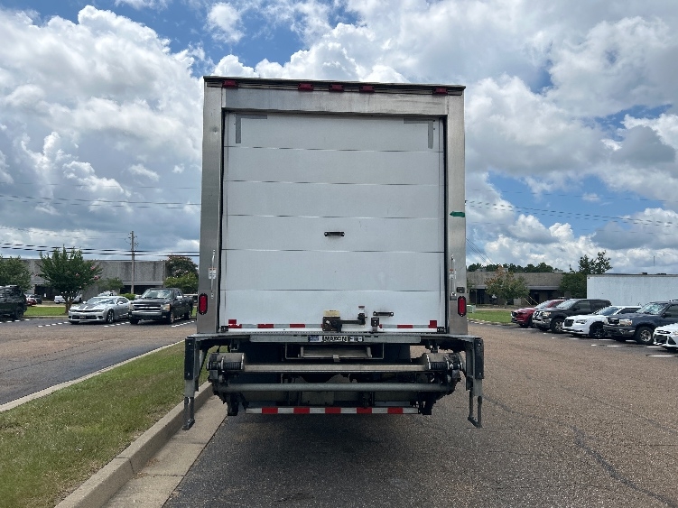2021 Freightliner eM2 in Jackson, MS — photo 7