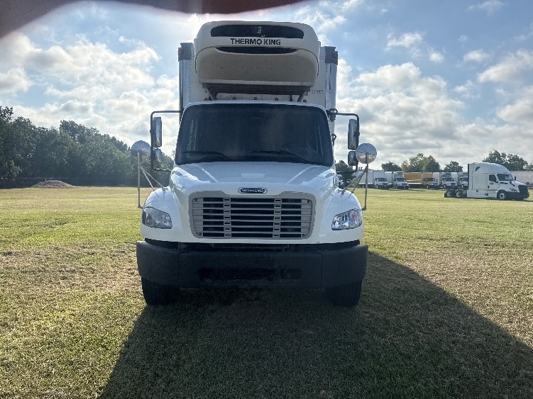 2021 Freightliner eM2 in Richland, MS — photo 2