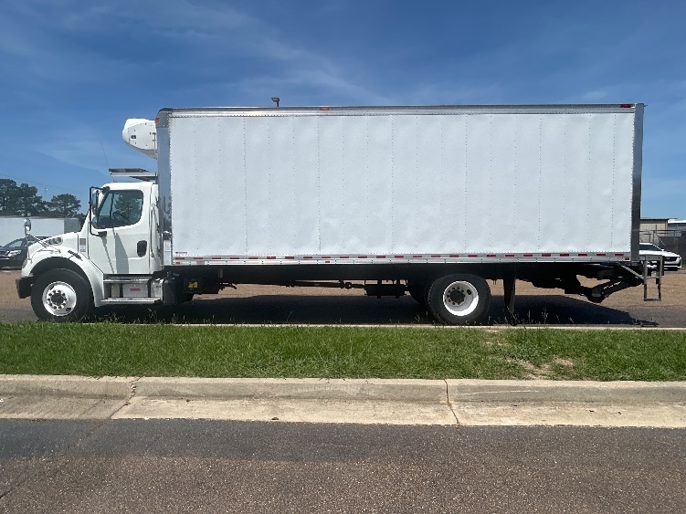 2021 Freightliner eM2 in Richland, MS — photo 4