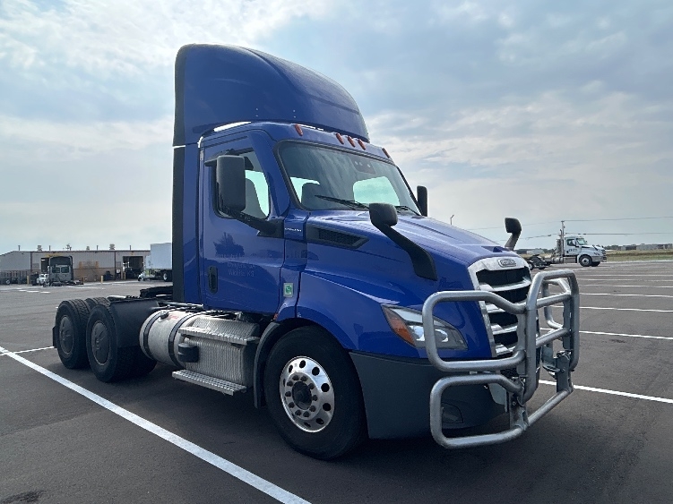 2021 Freightliner Cascadia in Wichita, KS