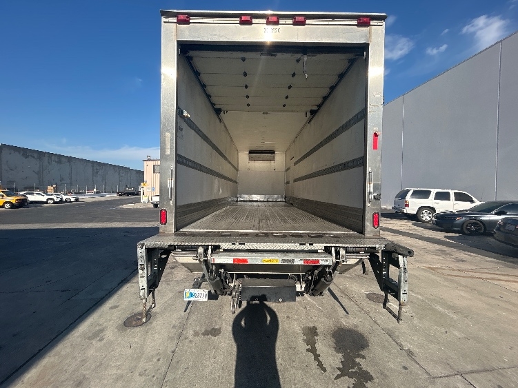 2019 Hino 268 in Torrance, CA — photo 8