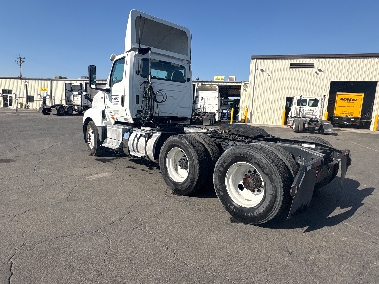 2019 International LT in Fresno, CA — photo 5