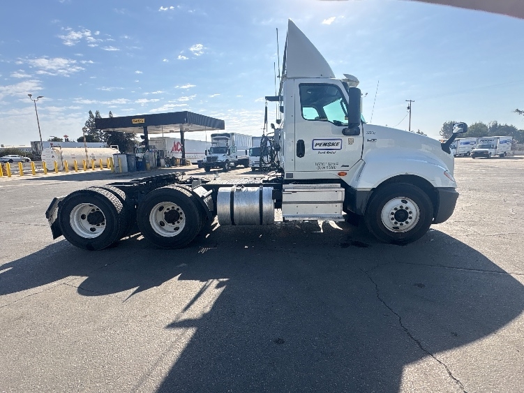 2019 International LT in Fresno, CA — photo 8