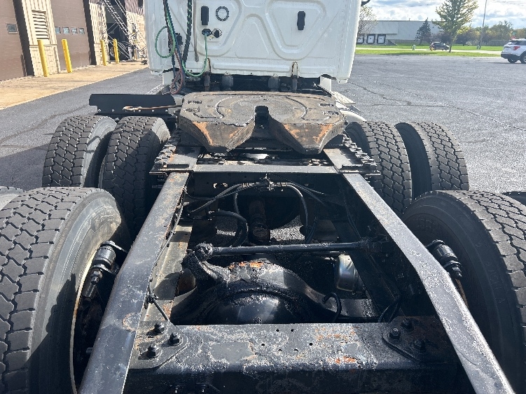 2019 Freightliner Cascadia in Holland, MI — photo 6