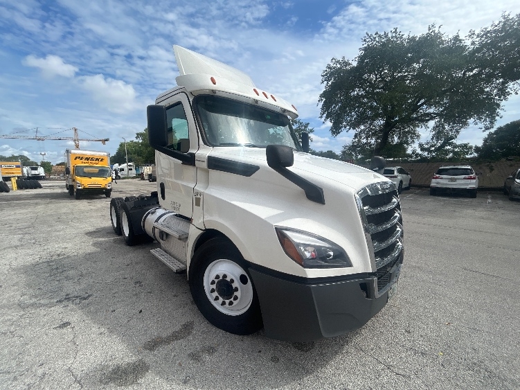 2019 Freightliner Cascadia in Pompano Beach, FL