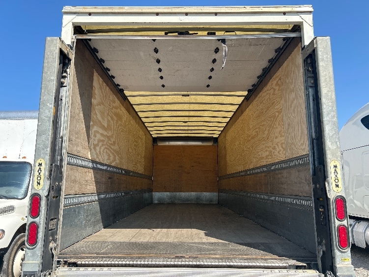 2021 Freightliner eM2 in Hueytown, AL — photo 8