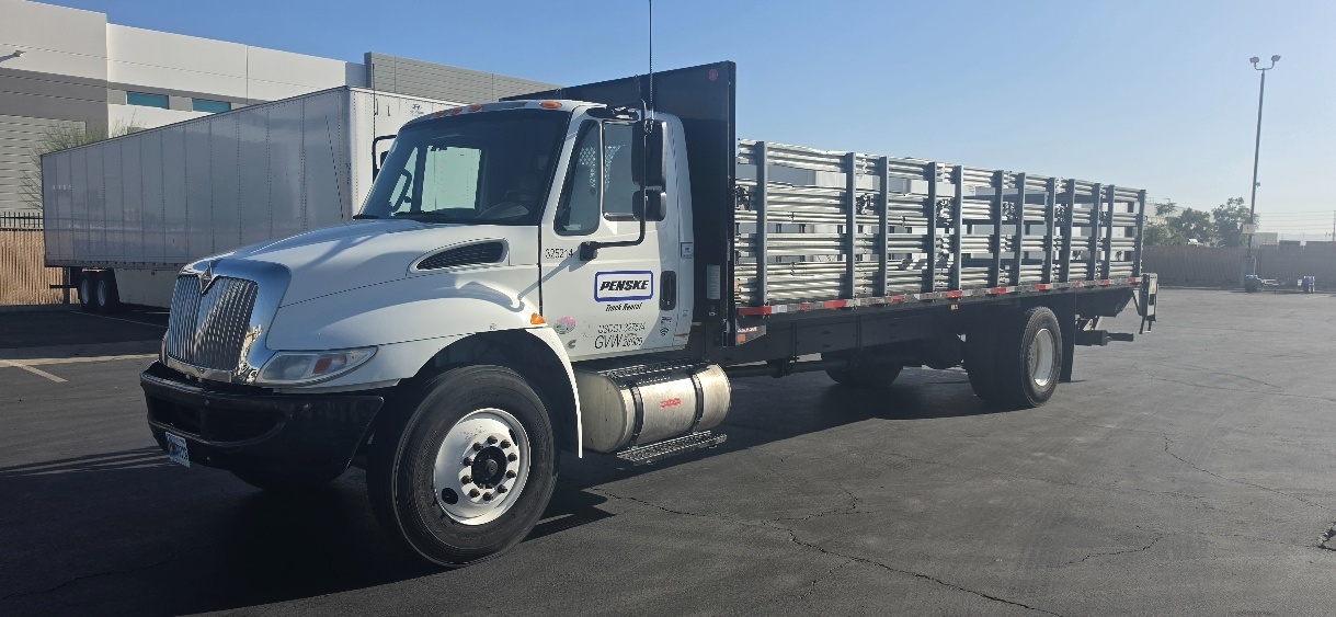2019 International 4300 in La Mirada, CA — photo 3