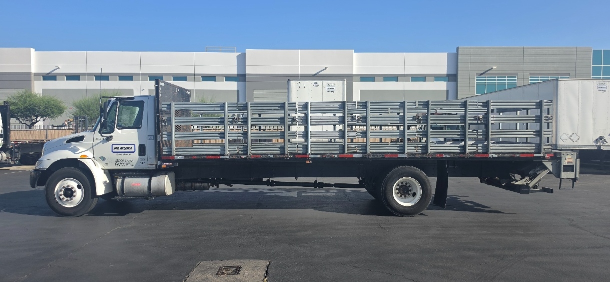 2019 International 4300 in La Mirada, CA — photo 4