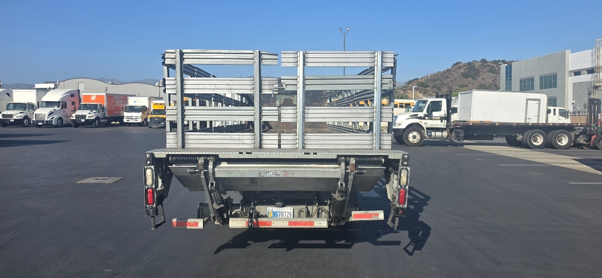 2019 International 4300 in La Mirada, CA — photo 7
