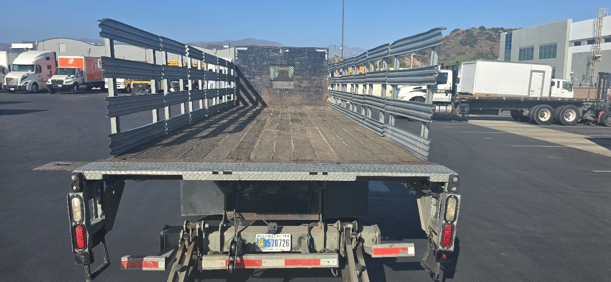 2019 International 4300 in La Mirada, CA — photo 8