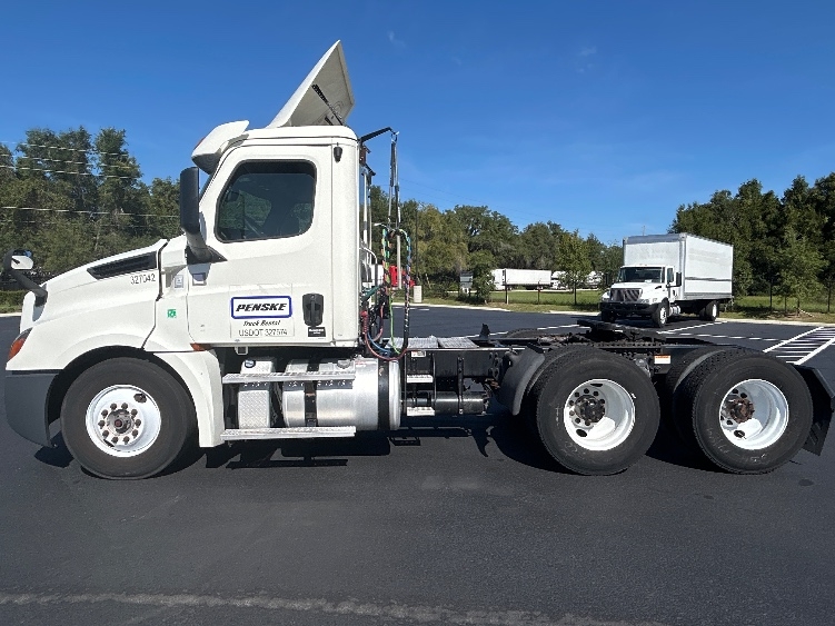 2019 Freightliner Cascadia in Ocala, FL — photo 4