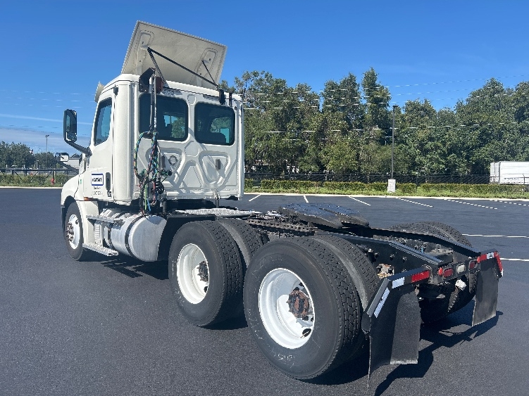 2019 Freightliner Cascadia in Ocala, FL — photo 5