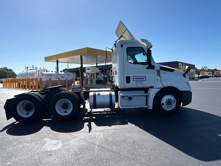 2019 Freightliner Cascadia in Ocala, FL — photo 8