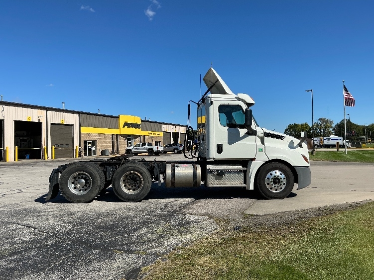 2019 Freightliner Cascadia in Elkhart, IN — photo 8