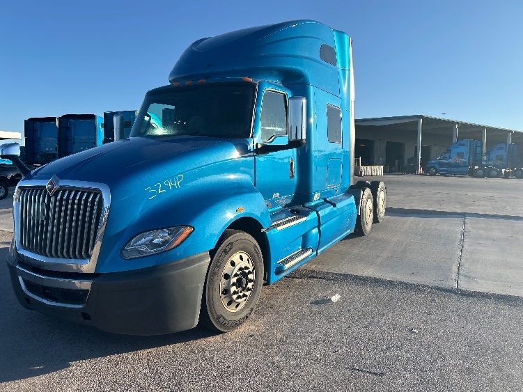2021 International LT in El Paso, TX — photo 3