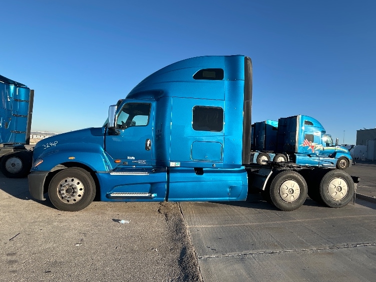 2021 International LT in El Paso, TX — photo 4