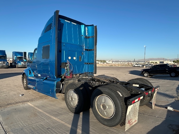 2021 International LT in El Paso, TX — photo 5