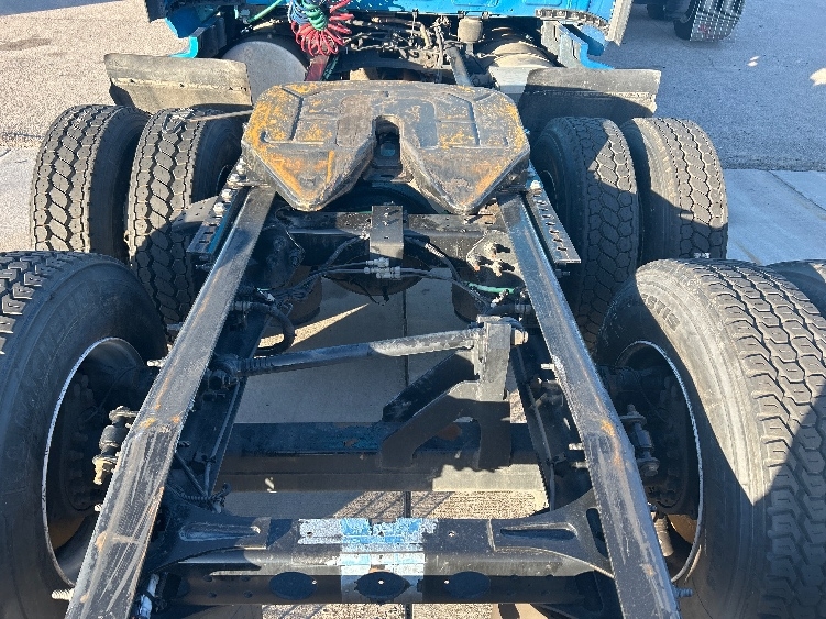 2021 International LT in El Paso, TX — photo 6