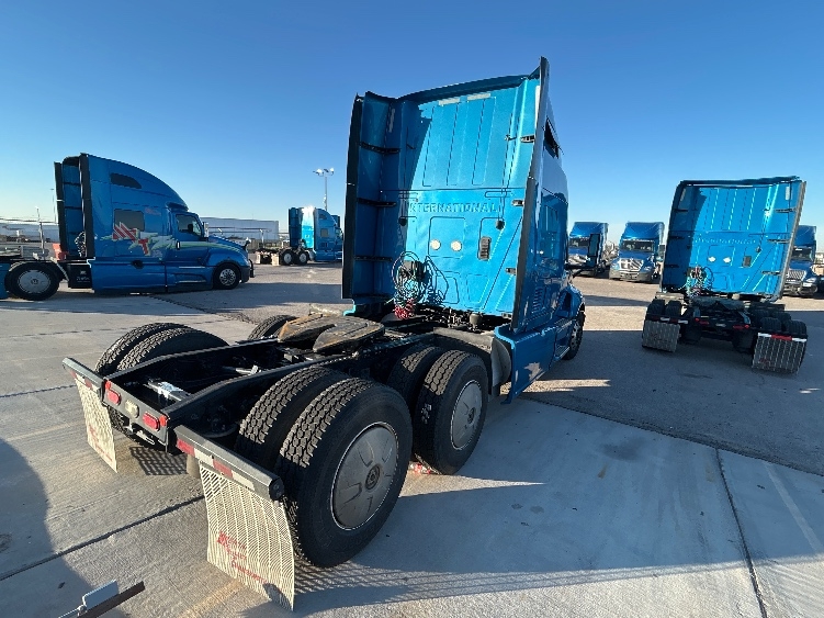 2021 International LT in El Paso, TX — photo 7