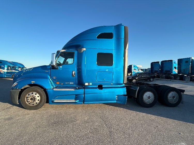 2021 International LT in El Paso, TX — photo 4