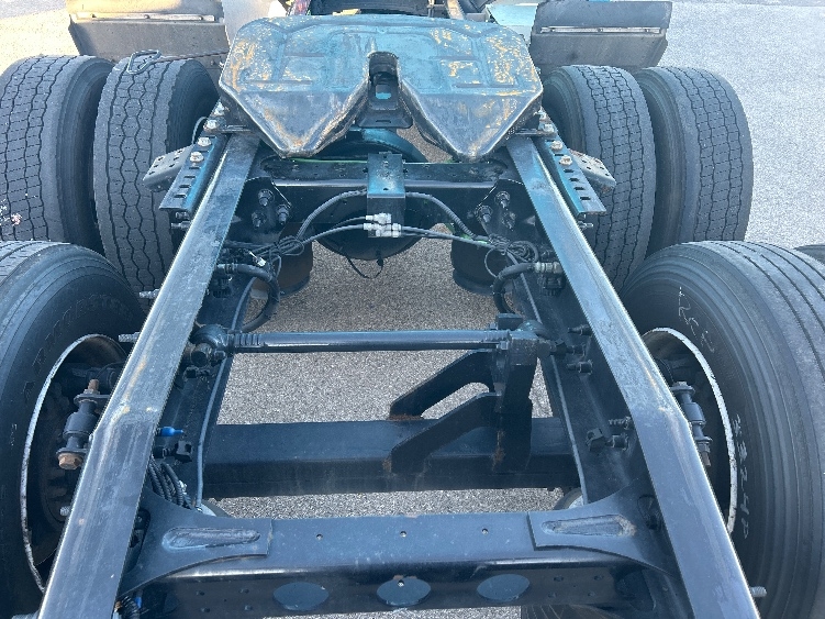 2021 International LT in El Paso, TX — photo 6