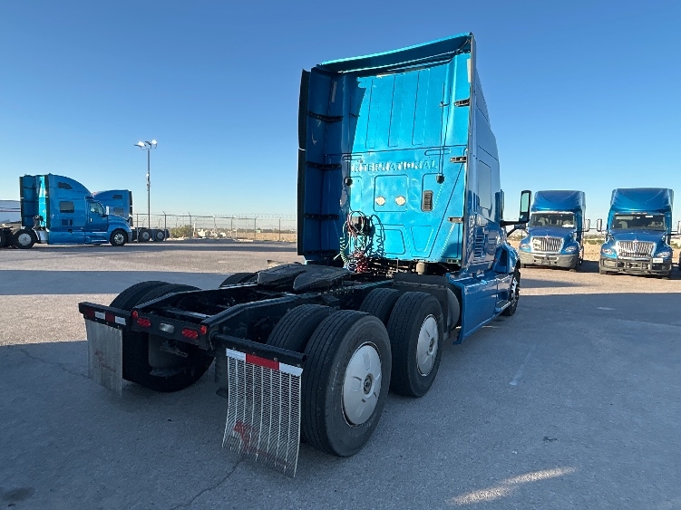 2021 International LT in El Paso, TX — photo 7