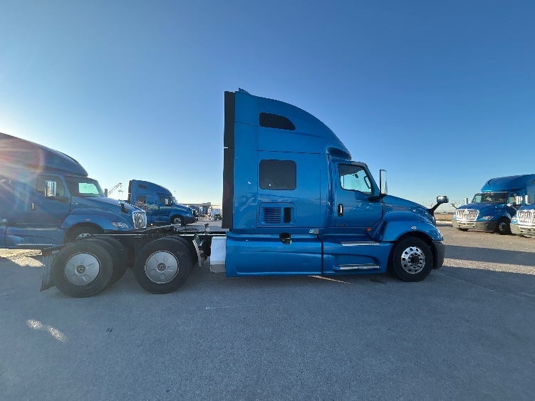 2021 International LT in El Paso, TX — photo 8