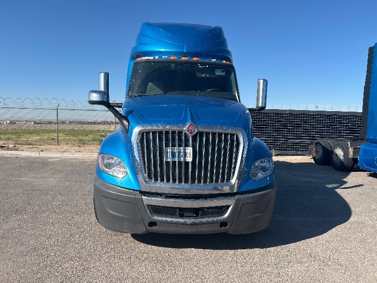 2021 International LT in El Paso, TX — photo 2