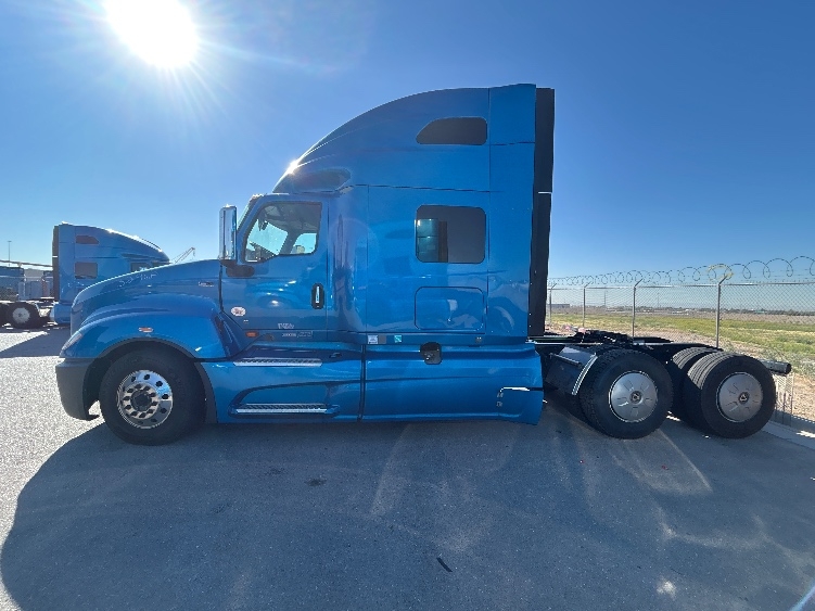 2021 International LT in El Paso, TX — photo 4