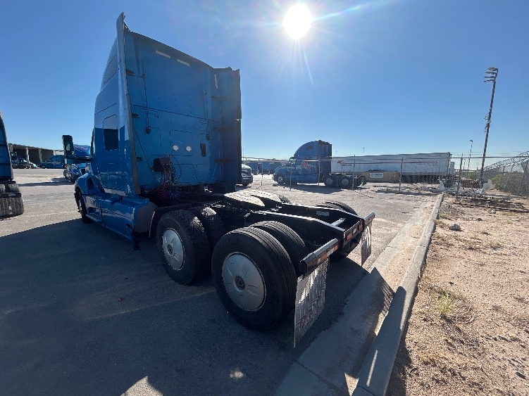 2021 International LT in El Paso, TX — photo 5