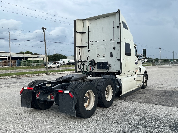 2020 International LT in Tampa, FL — photo 7