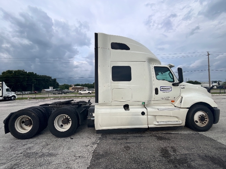 2020 International LT in Tampa, FL — photo 8