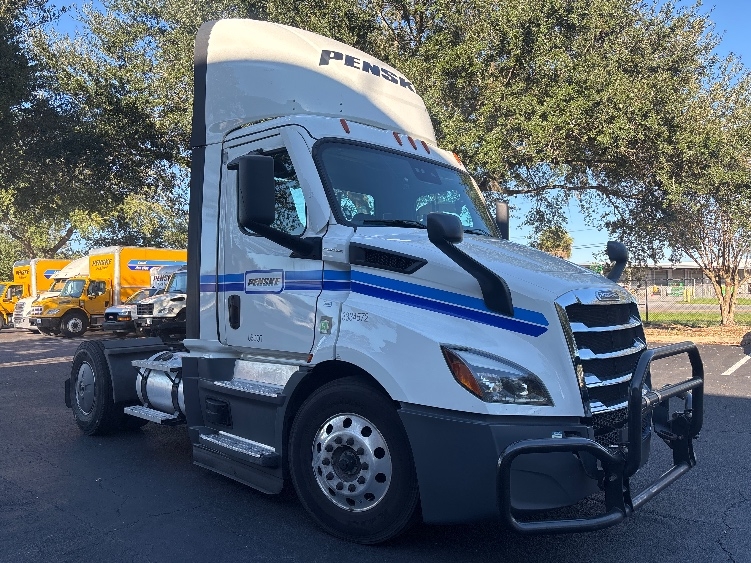 2022 Freightliner Cascadia in Jacksonville, FL