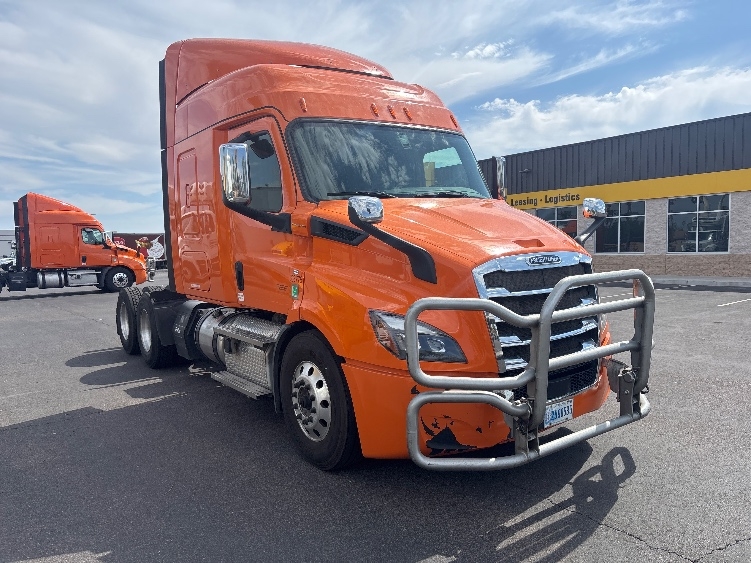 2020 Freightliner Cascadia in Torrance, CA